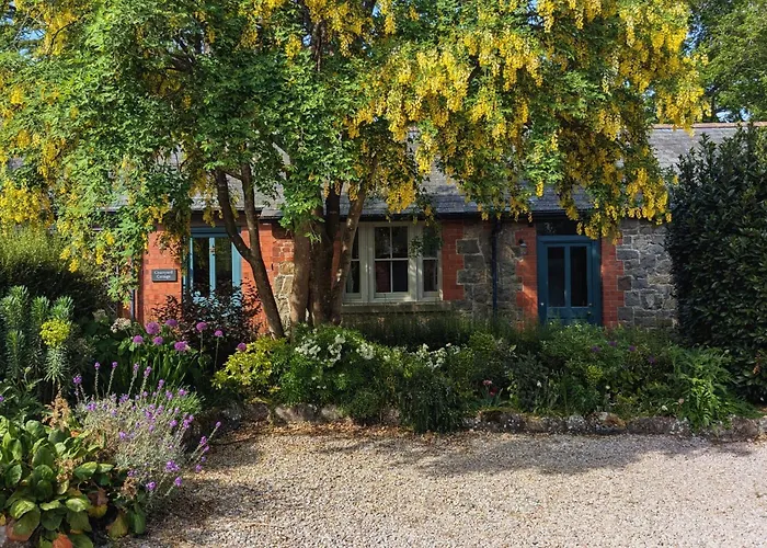 Villa: Courtyard Cottage